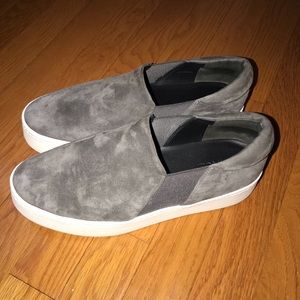 Vince warren slip on sneakers